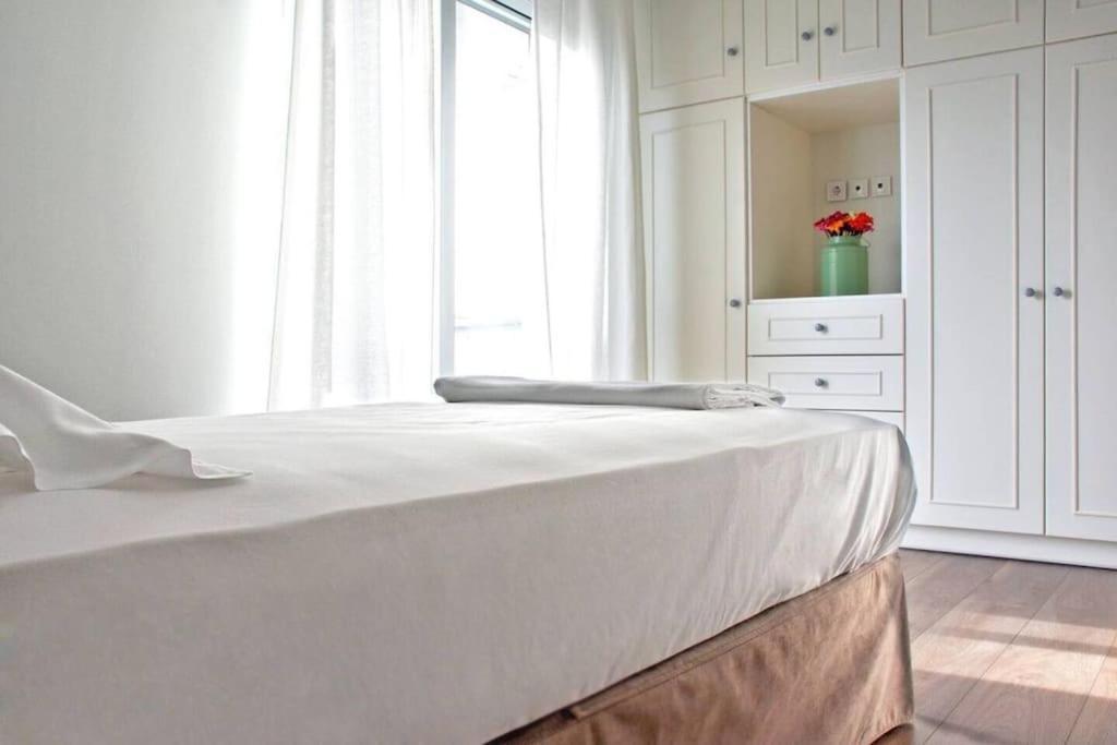 Near Acropolis, 3 Bedroom 2 Bathroom Big Beautiful Apt Афины Экстерьер фото